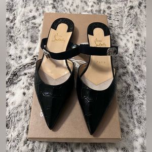 NEW Christian Louboutin Choc Lock Flat